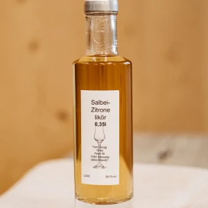 Flasche Salbei-Zitronenlikör aus dem Lungau, regionale Spezialität im Hofladen Lungauer Speis