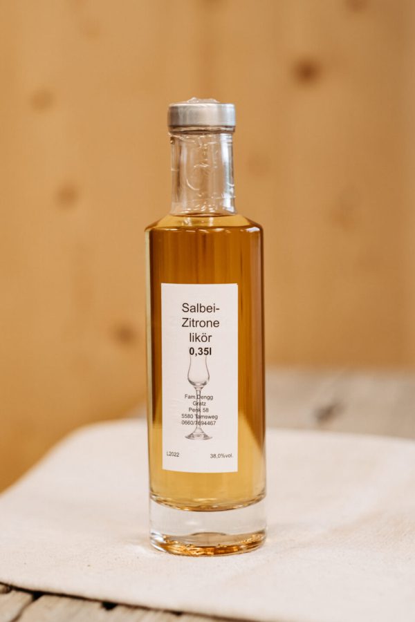 Flasche Salbei-Zitronenlikör aus dem Lungau, regionale Spezialität im Hofladen Lungauer Speis