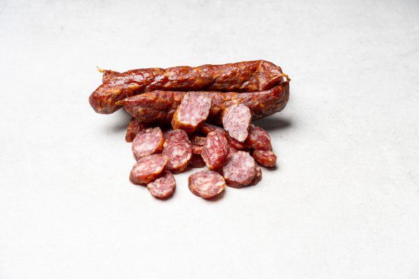 Lungauer Spezialität: Aufgeschnittene und ganze Bauernwurst aus regionaler Fleischproduktion